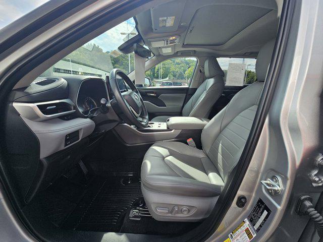 used 2024 Toyota Highlander Hybrid car, priced at $45,990