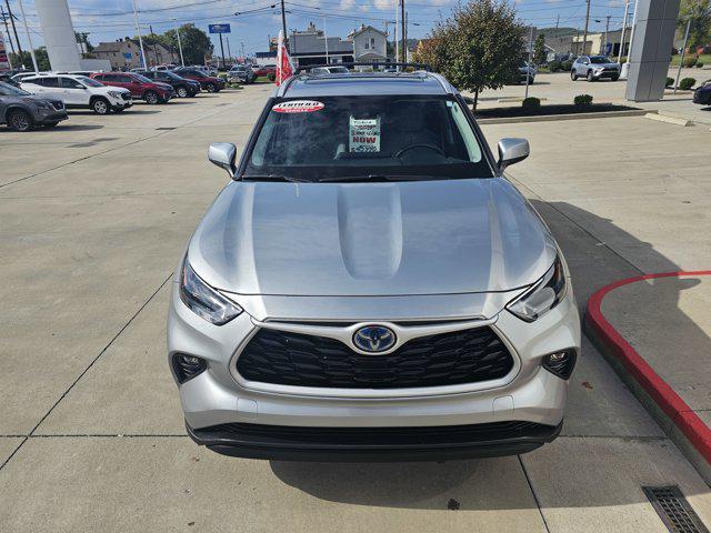 used 2024 Toyota Highlander Hybrid car, priced at $45,990
