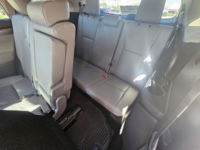 used 2021 Toyota Highlander car, priced at $35,990
