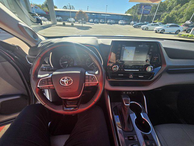 used 2021 Toyota Highlander car, priced at $35,990