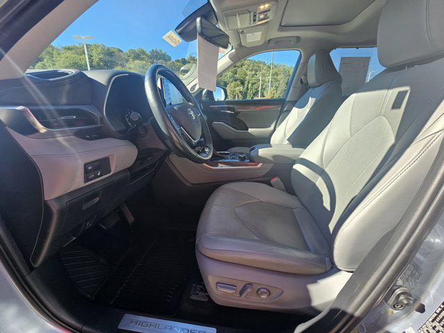 used 2021 Toyota Highlander car, priced at $35,990