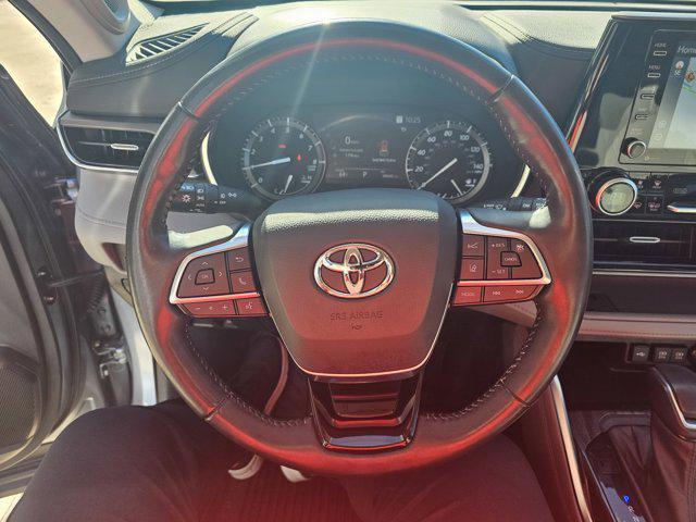 used 2021 Toyota Highlander car, priced at $35,990