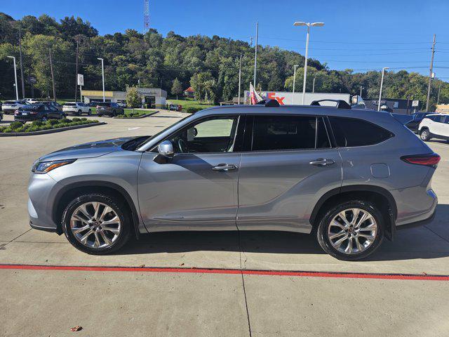 used 2021 Toyota Highlander car, priced at $35,990