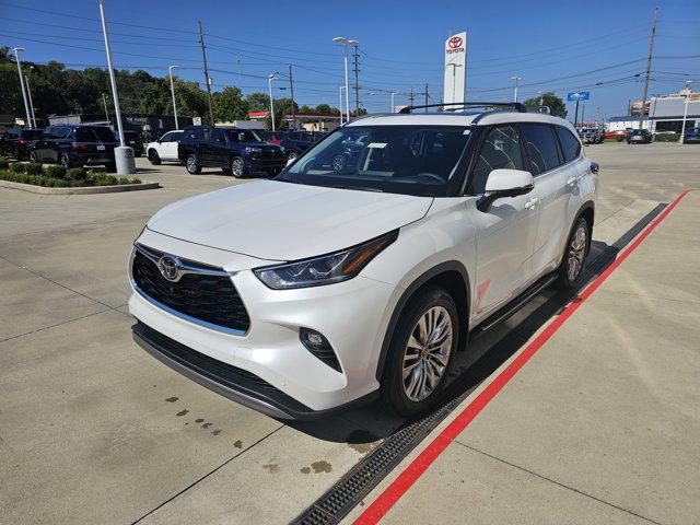 new 2025 Toyota Highlander Hybrid car, priced at $59,200