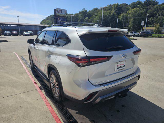 new 2025 Toyota Highlander Hybrid car, priced at $59,200