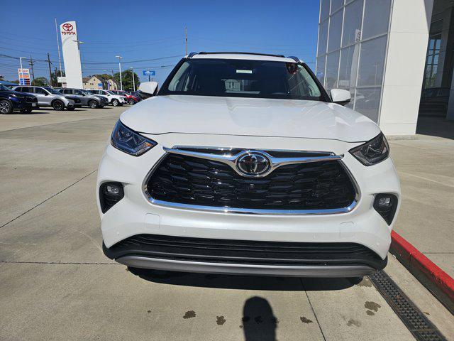 new 2025 Toyota Highlander Hybrid car, priced at $59,200