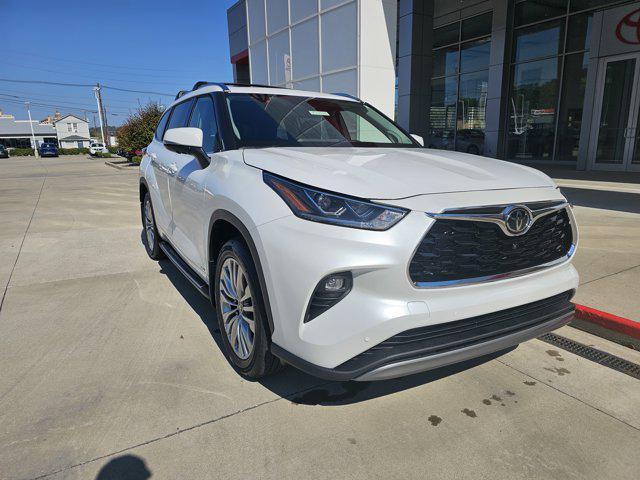new 2025 Toyota Highlander Hybrid car, priced at $59,200