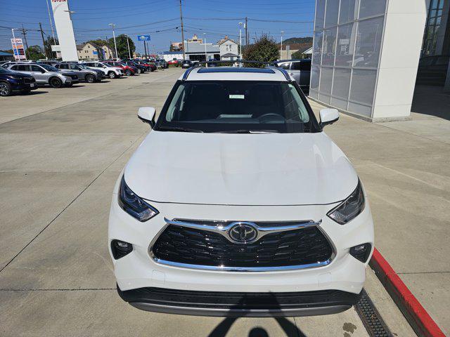 new 2025 Toyota Highlander Hybrid car, priced at $59,200