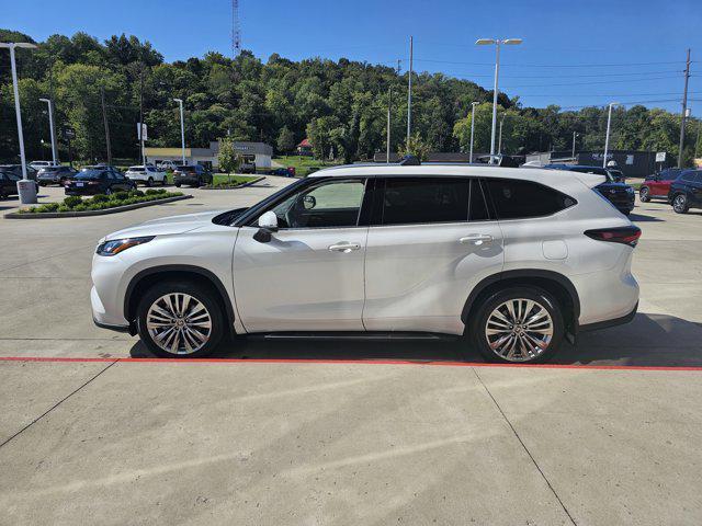 new 2025 Toyota Highlander Hybrid car, priced at $59,200