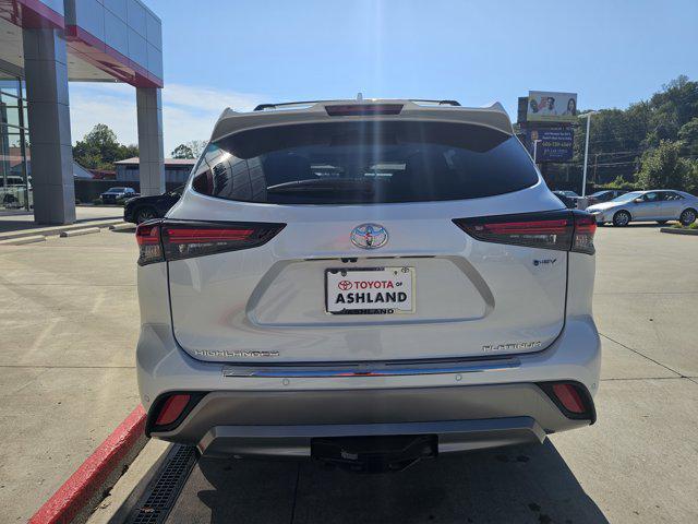 new 2025 Toyota Highlander Hybrid car, priced at $59,200