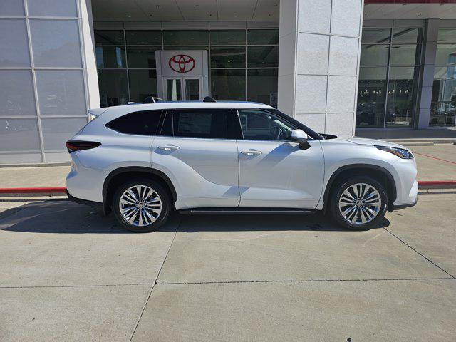 new 2025 Toyota Highlander Hybrid car, priced at $59,200