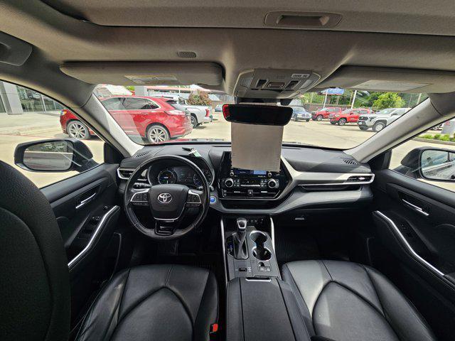 used 2021 Toyota Highlander Hybrid car, priced at $27,990