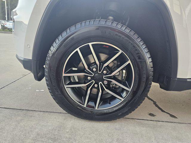 used 2019 Jeep Grand Cherokee car, priced at $19,990