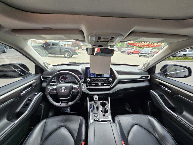 used 2022 Toyota Highlander car, priced at $44,990