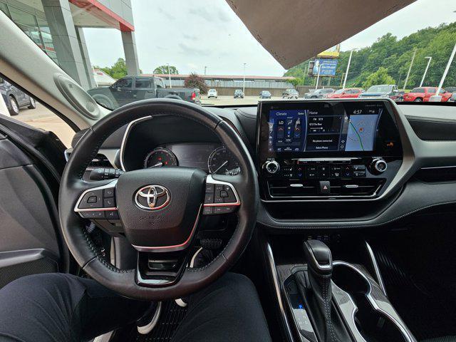 used 2022 Toyota Highlander car, priced at $44,990