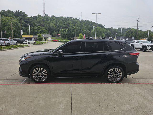 used 2022 Toyota Highlander car, priced at $44,990