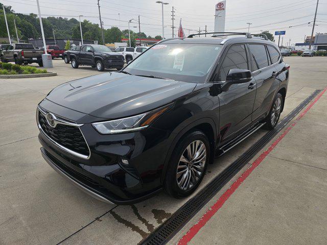used 2022 Toyota Highlander car, priced at $44,990