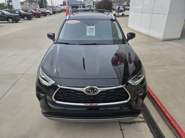 used 2022 Toyota Highlander car, priced at $44,990