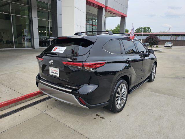 used 2022 Toyota Highlander car, priced at $44,990