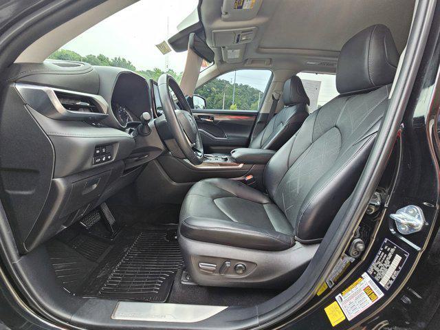 used 2022 Toyota Highlander car, priced at $44,990