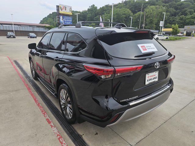 used 2022 Toyota Highlander car, priced at $44,990