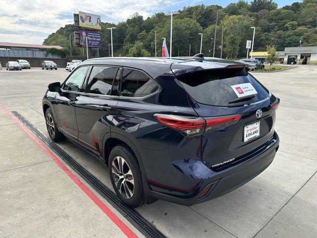 used 2021 Toyota Highlander car, priced at $39,990
