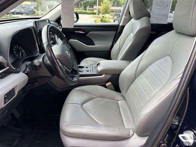 used 2021 Toyota Highlander car, priced at $39,990