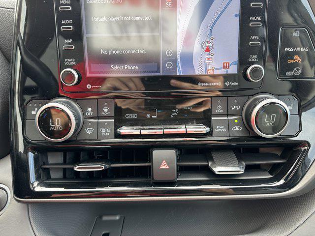 used 2021 Toyota Highlander car, priced at $39,990