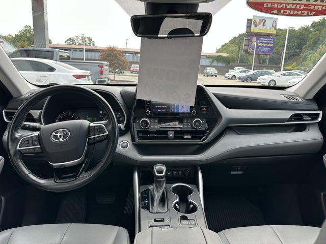 used 2021 Toyota Highlander car, priced at $39,990