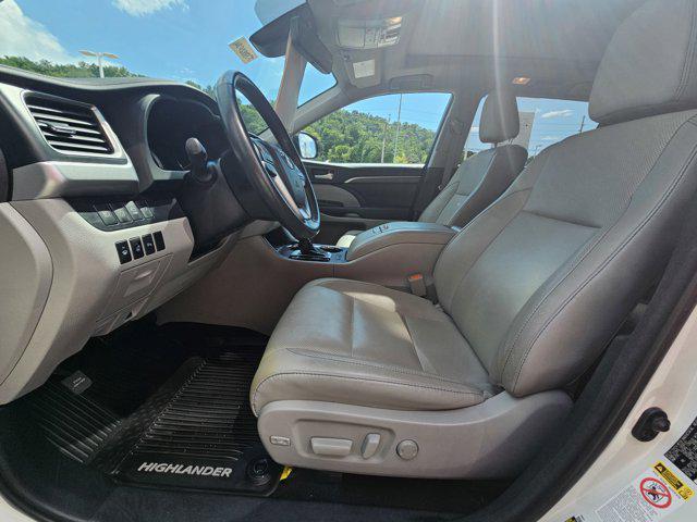 used 2018 Toyota Highlander car, priced at $32,620
