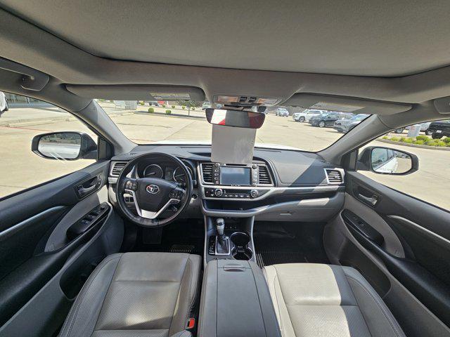 used 2018 Toyota Highlander car, priced at $32,620