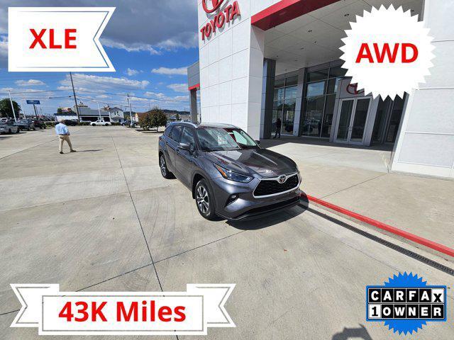 used 2022 Toyota Highlander car, priced at $39,990
