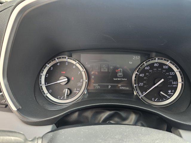 used 2022 Toyota Highlander car, priced at $39,990