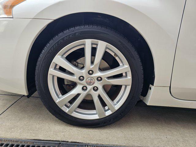 used 2013 Nissan Altima car, priced at $13,990