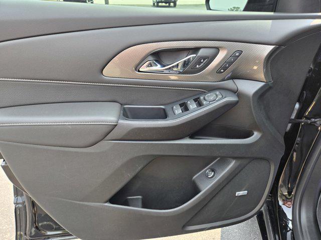 used 2023 Chevrolet Traverse car, priced at $41,900