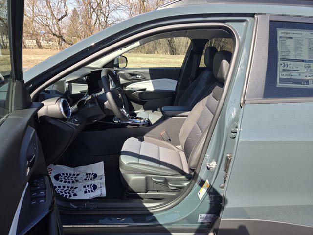 new 2025 Chevrolet Trax car, priced at $25,385