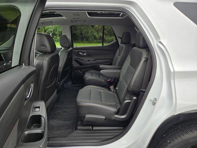 used 2021 Chevrolet Traverse car, priced at $34,900