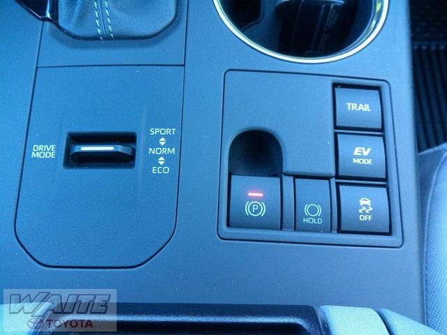 used 2023 Toyota Highlander Hybrid car, priced at $36,800