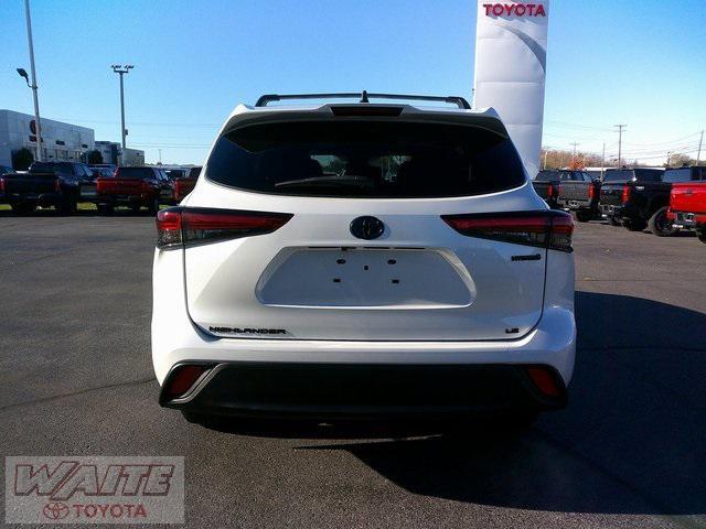 used 2023 Toyota Highlander Hybrid car, priced at $36,800