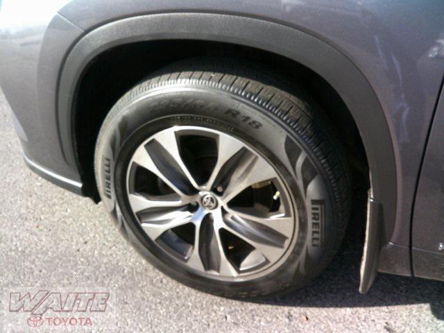 used 2021 Toyota Highlander Hybrid car, priced at $31,900