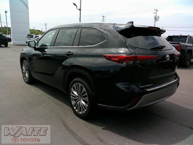 used 2021 Toyota Highlander car, priced at $34,800
