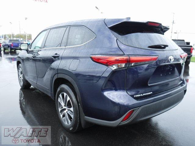 used 2022 Toyota Highlander car, priced at $38,800