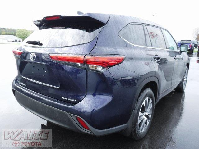 used 2022 Toyota Highlander car, priced at $38,800