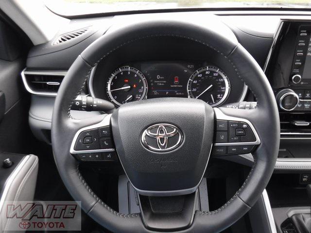 used 2022 Toyota Highlander car, priced at $38,800