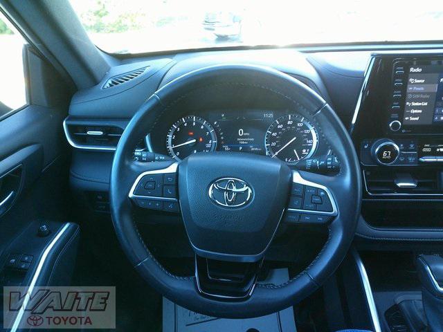 used 2022 Toyota Highlander car