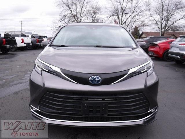 used 2022 Toyota Sienna car, priced at $40,800