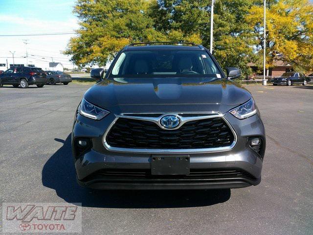 used 2023 Toyota Highlander Hybrid car, priced at $45,900