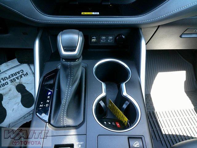 used 2023 Toyota Highlander car, priced at $39,900