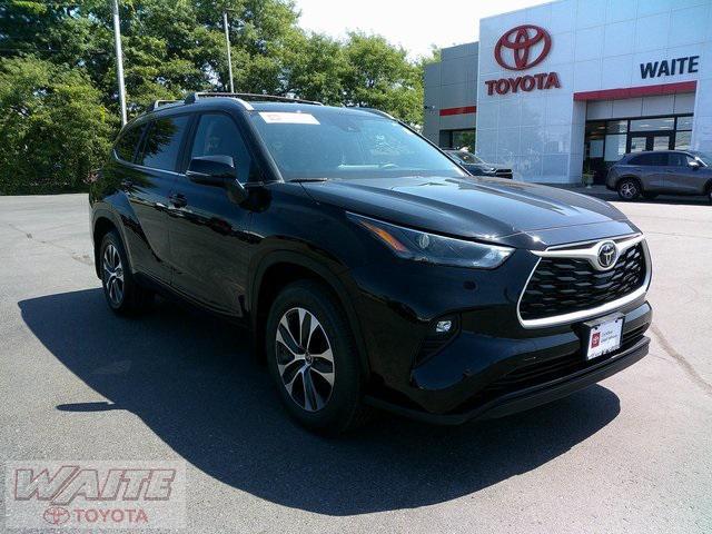 used 2023 Toyota Highlander car