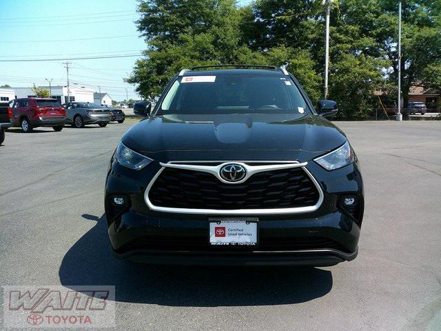 used 2023 Toyota Highlander car, priced at $39,900